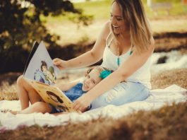 Vocabulary - mother reading to her daughter.