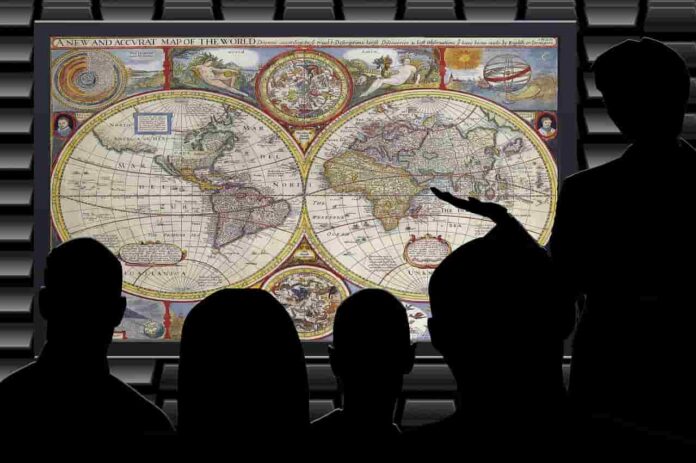 How To Decolonize Your Curriculum (5 Resources)