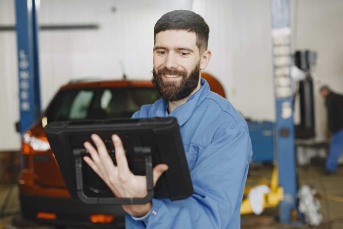 How Technology Is Changing The Automotive Service Technician Field Automotive Service Technician