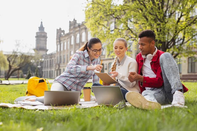 Exploring Campus Culture: What To Look For In A University Community ...