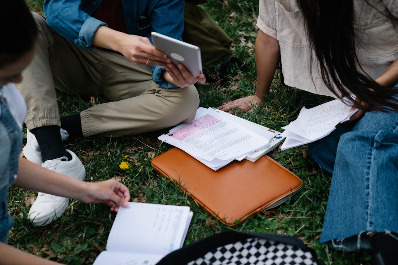 Leveraging Mobile Applications To Improve Student Engagement In Higher Education