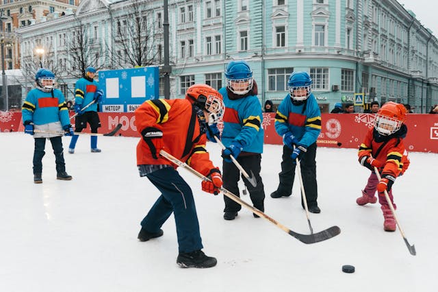 Helping Your Child Stay Safe On The Ice: What Parents Should Know About Hockey Gear 1 hockey