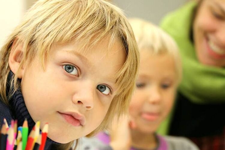 What Are the Early Warning Indicators of Persistent Absenteeism in UK schools? 1 Persistent Absenteeism